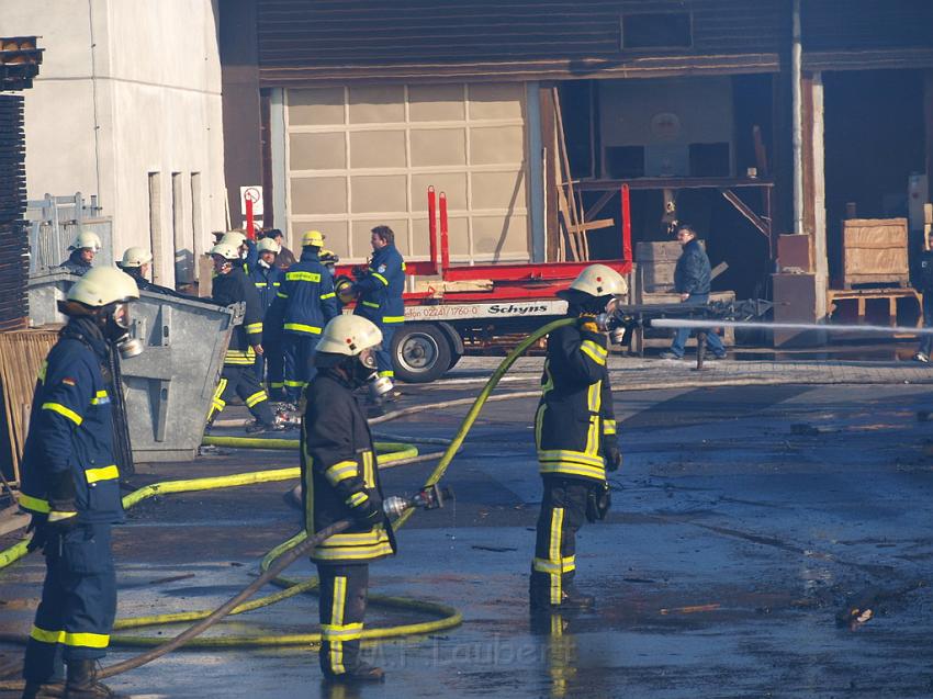 Grossbrand Holzlager Siegburg Industriestr P307.JPG